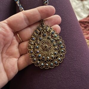 Elegant Gold and Black Teardrop Pendant Necklace